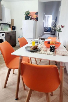 Lovely 2BR Flat in London, Turnpike Lane N8 - Piccadilly line